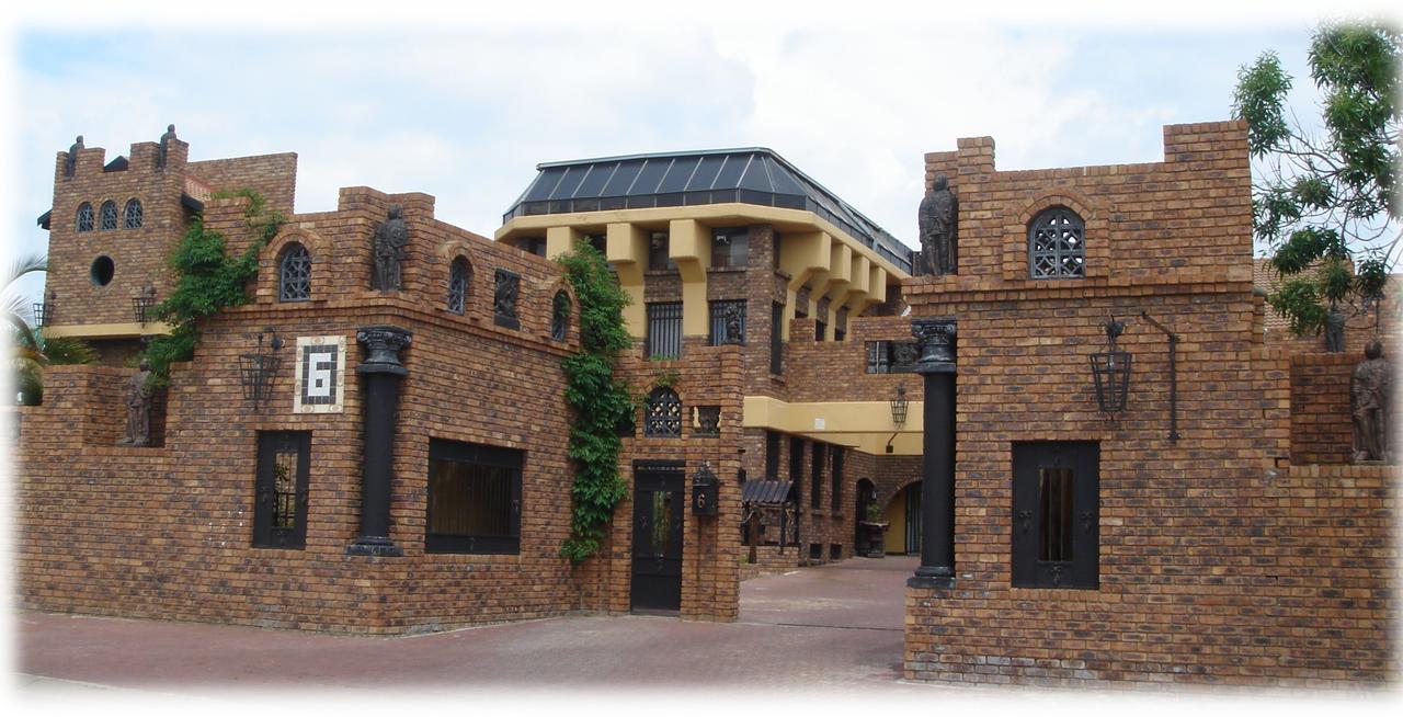 Emalahleni Castle Hotell Witbank Exteriör bild